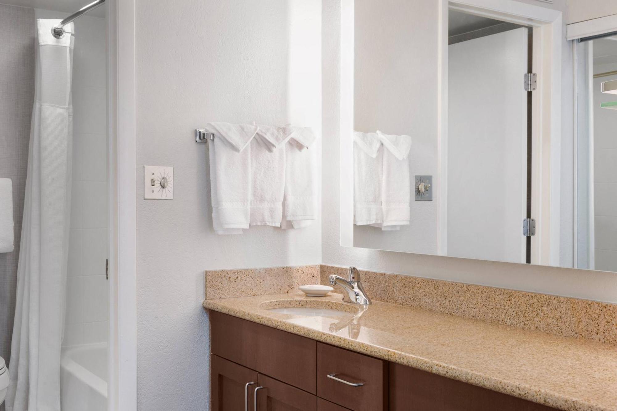 Philadelphia Willow Grove 3*